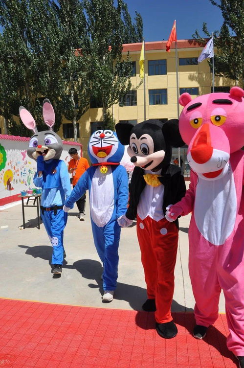 (小动物互动游戏大全)在小镇里欢声笑语：小动物们的奇妙互动游戏大冒险