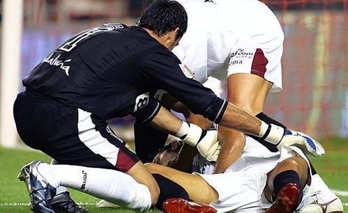 (足球界十大惨案)揭秘足坛历史上十大惨案:球场上的悲剧与曲折命运 (足球界十大惨案)揭秘足坛历史上十大惨案:球场上的悲剧与曲折命运